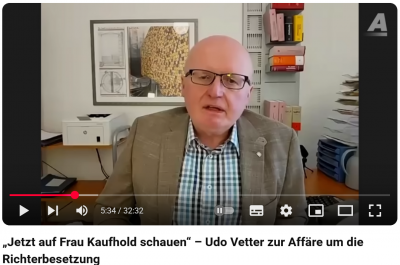 Screenshot 2025-07-19 at 13-07-46 (1477) „Jetzt auf Frau Kaufhold schauen“ – Udo Vetter zur Affäre um die Richterbesetzung - YouTube.png